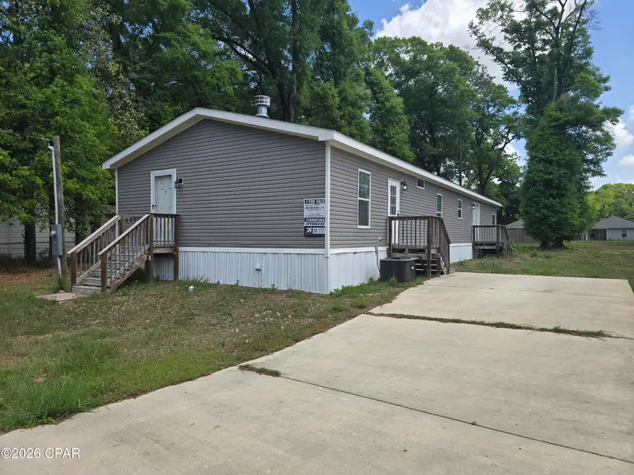 916 N Lloyd Street, Crestview, FL 32536 - #3