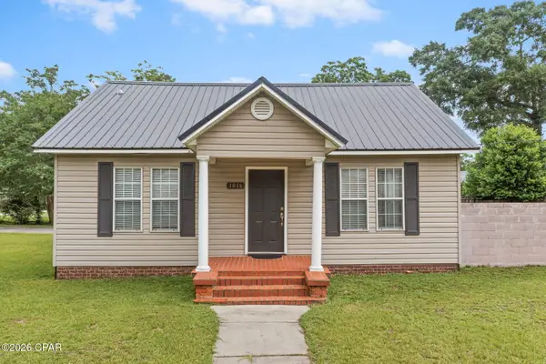 1016 10th Avenue, Graceville, FL 32440