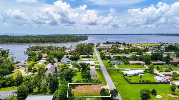 805 W 6th Street, Lynn Haven, FL 32444