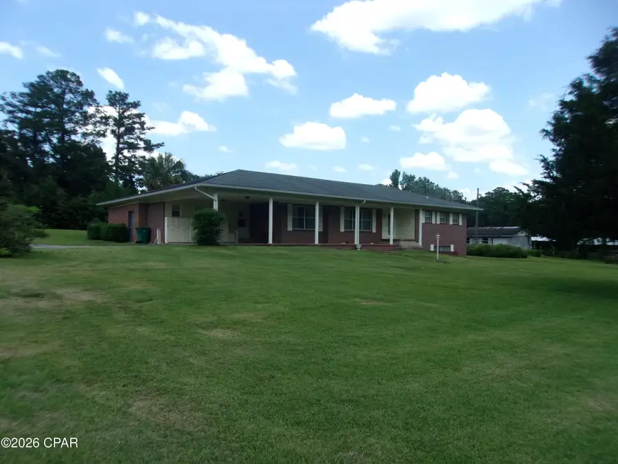 409 E Wisconsin Avenue, Bonifay, FL 32425 - #3