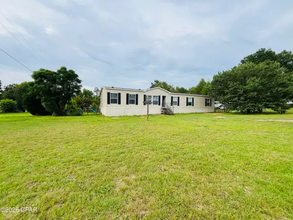 7876 Paula Street, Sneads, FL 32460