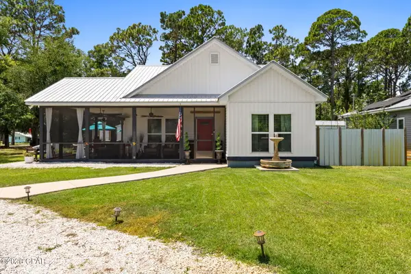 242 15th Street, Apalachicola, FL 32320