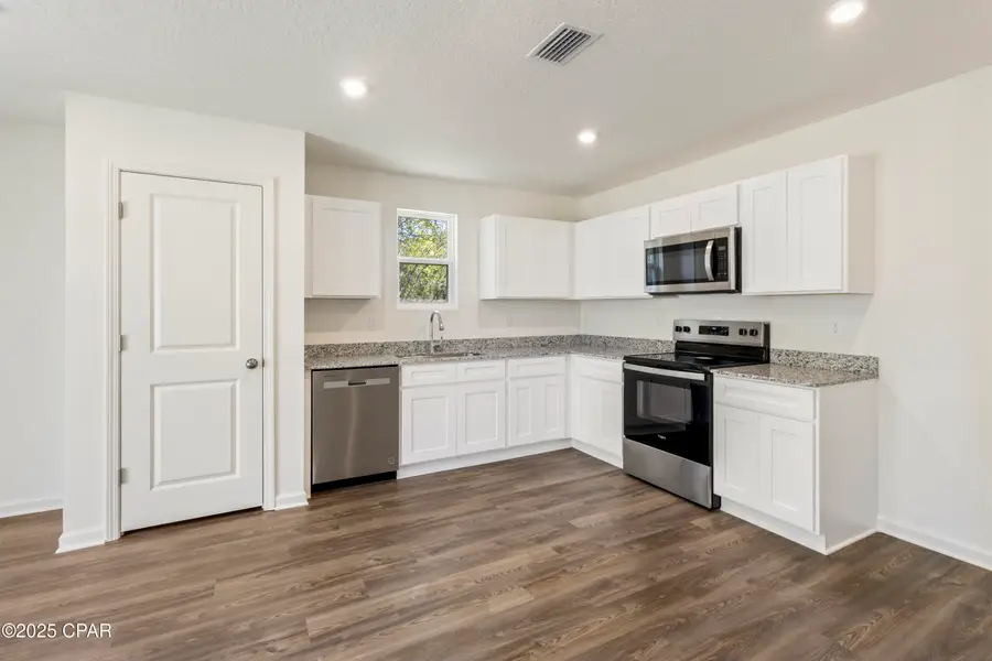 4204 Challenger Boulevard, Chipley, FL 32428 - #3