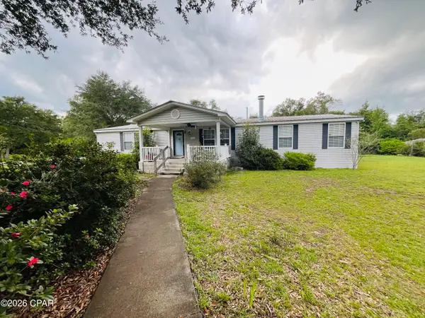 1861 Oak Ridge Avenue, Grand Ridge, FL 32442