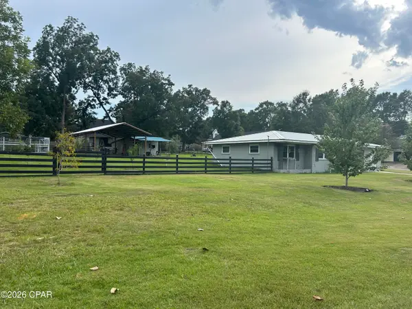 402 E Iowa Avenue, Bonifay, FL 32425