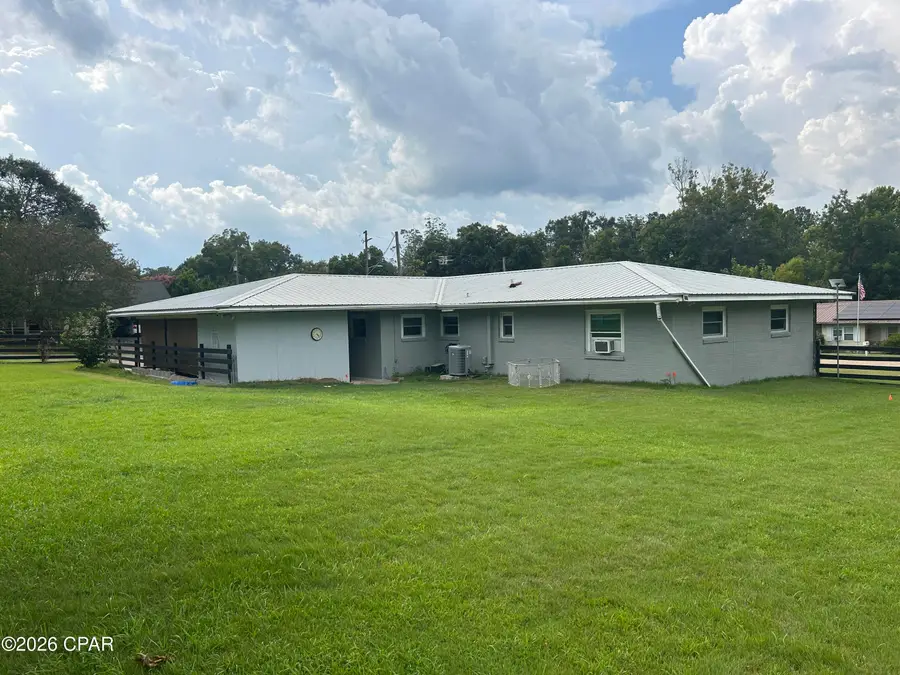 402 E Iowa Avenue, Bonifay, FL 32425 - #3