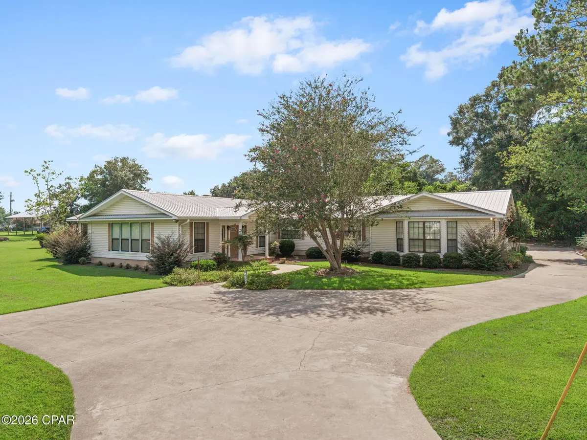 620 4th Street, Chipley, FL 32428 - #1
