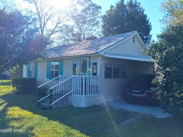 1065 1st Avenue, Graceville, FL 32440