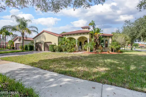 100 Via Rosa Court, DeBary, FL 32713