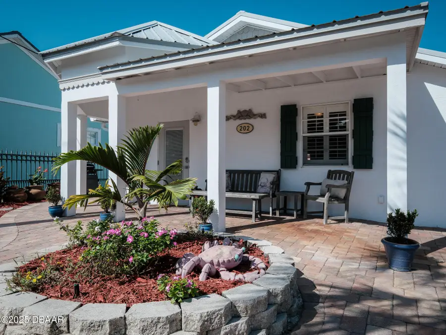 202 S Cooper Street, New Smyrna Beach, FL 32169 - #2