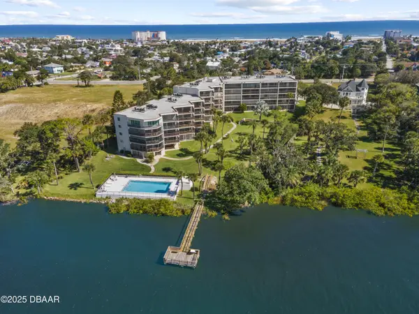 944 S Peninsula Drive #110, Daytona Beach, FL 32118