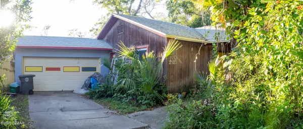 212 Strawberry Lane, Daytona Beach, FL 32117