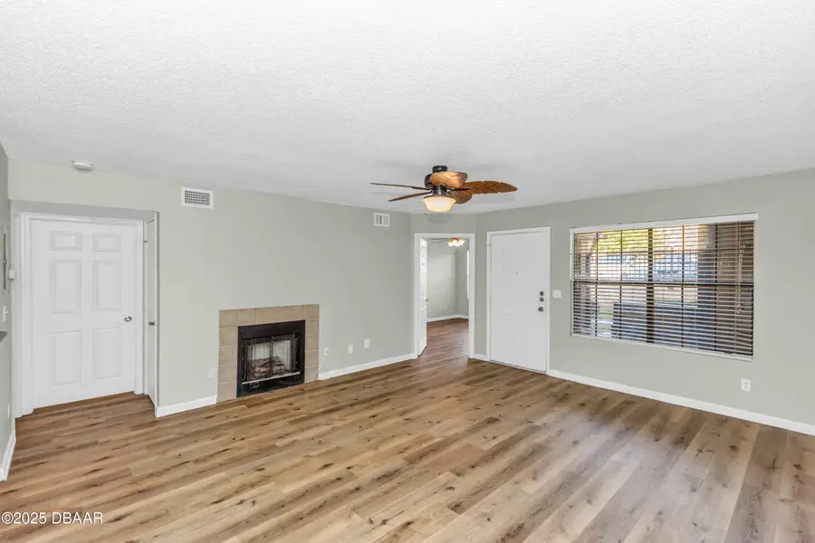 355 Lakepointe Drive #102, Altamonte Springs, FL 32701 - #3