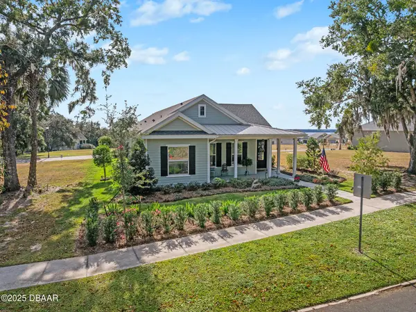 622 W 11th Avenue, Mount Dora, FL 32757