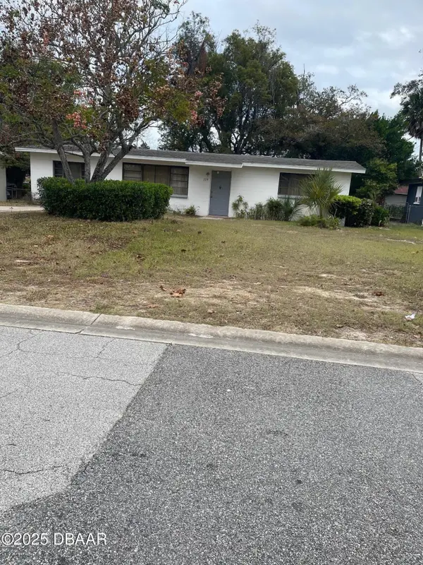 739 Derbyshire Road, Daytona Beach, FL 32114