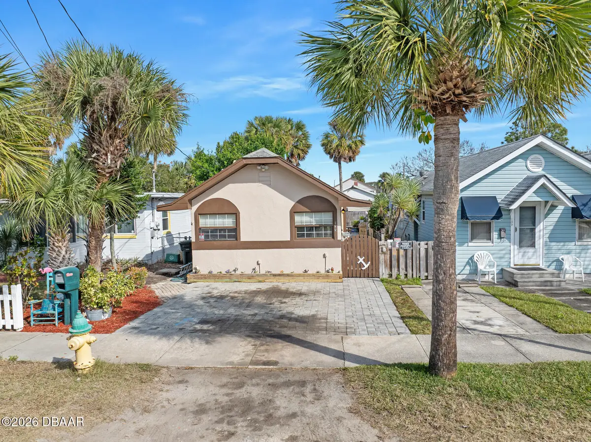 135 S Hollywood Avenue, Daytona Beach, FL 32118 - Image #1