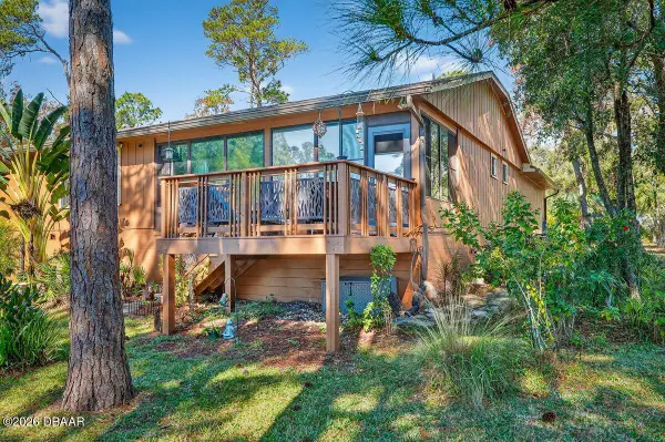 33 Lakepoint Circle, Port Orange, FL 32128