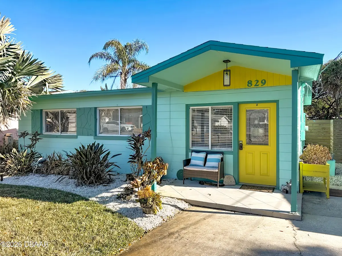 829 E 9th Avenue, New Smyrna Beach, FL 32169 - Image #1