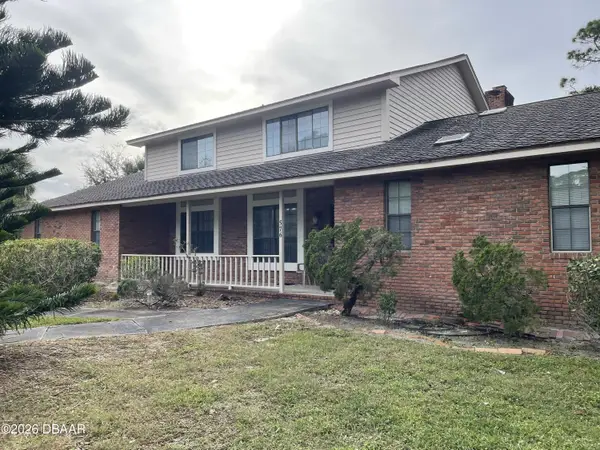 576 Pelican Bay Drive, Daytona Beach, FL 32119