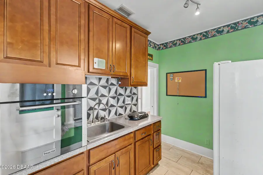 133 S Oleander Avenue, Daytona Beach, FL 32118 - #3