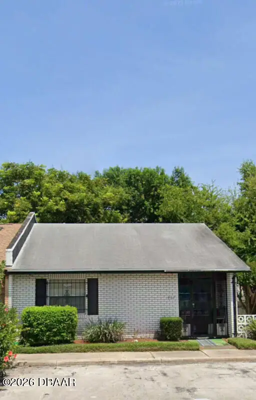927 E Millard Court, Daytona Beach, FL 32117