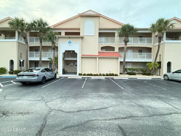 407 Bouchelle Drive #303, New Smyrna Beach, FL 32169