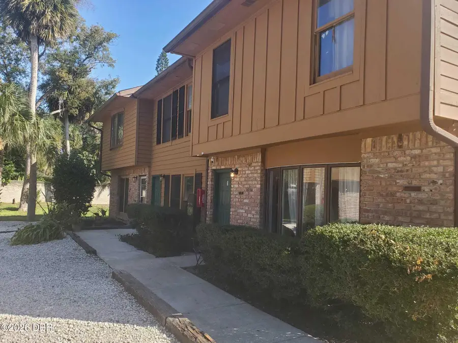 818 N Halifax Avenue, Daytona Beach, FL 32118 - #3