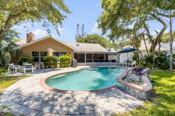 815 E 7th Avenue, New Smyrna Beach, FL 32169