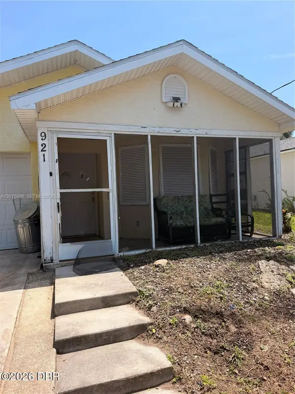 921 Redwood Street, Daytona Beach, FL 32117