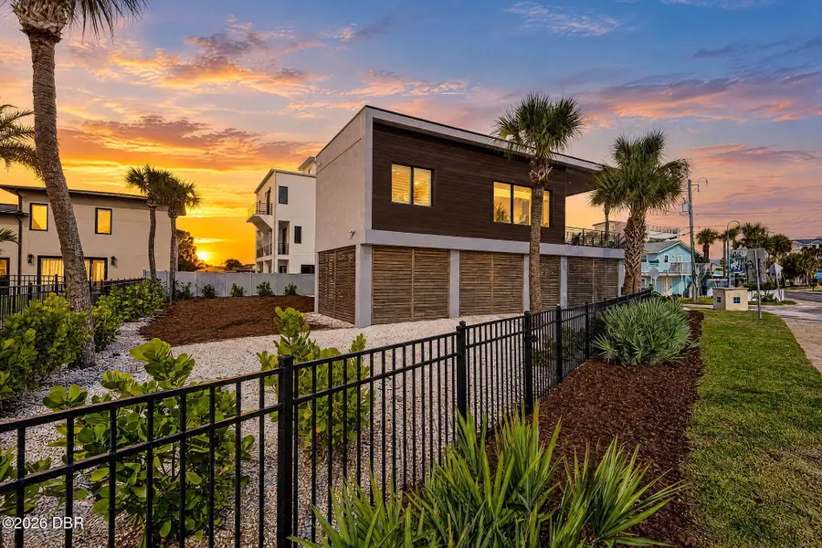 429 Columbus Avenue, New Smyrna Beach, FL 32169 - #2
