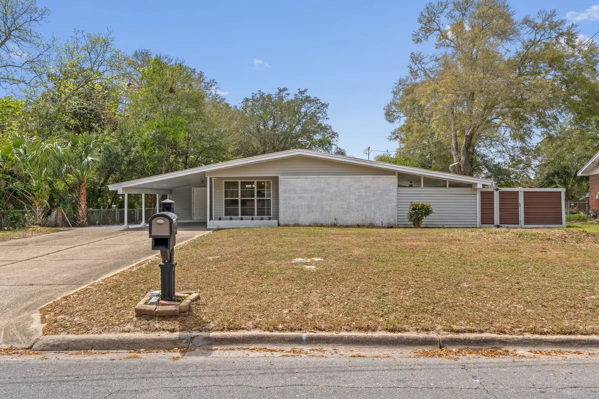 17 Azalea Drive, Mary Esther, FL 32569 - #1