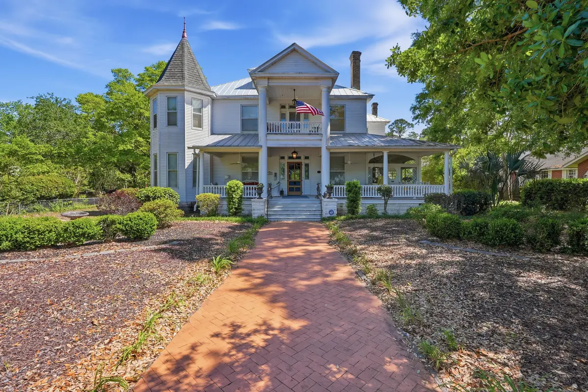 550 Circle Drive, Defuniak Springs, FL 32435 - #1