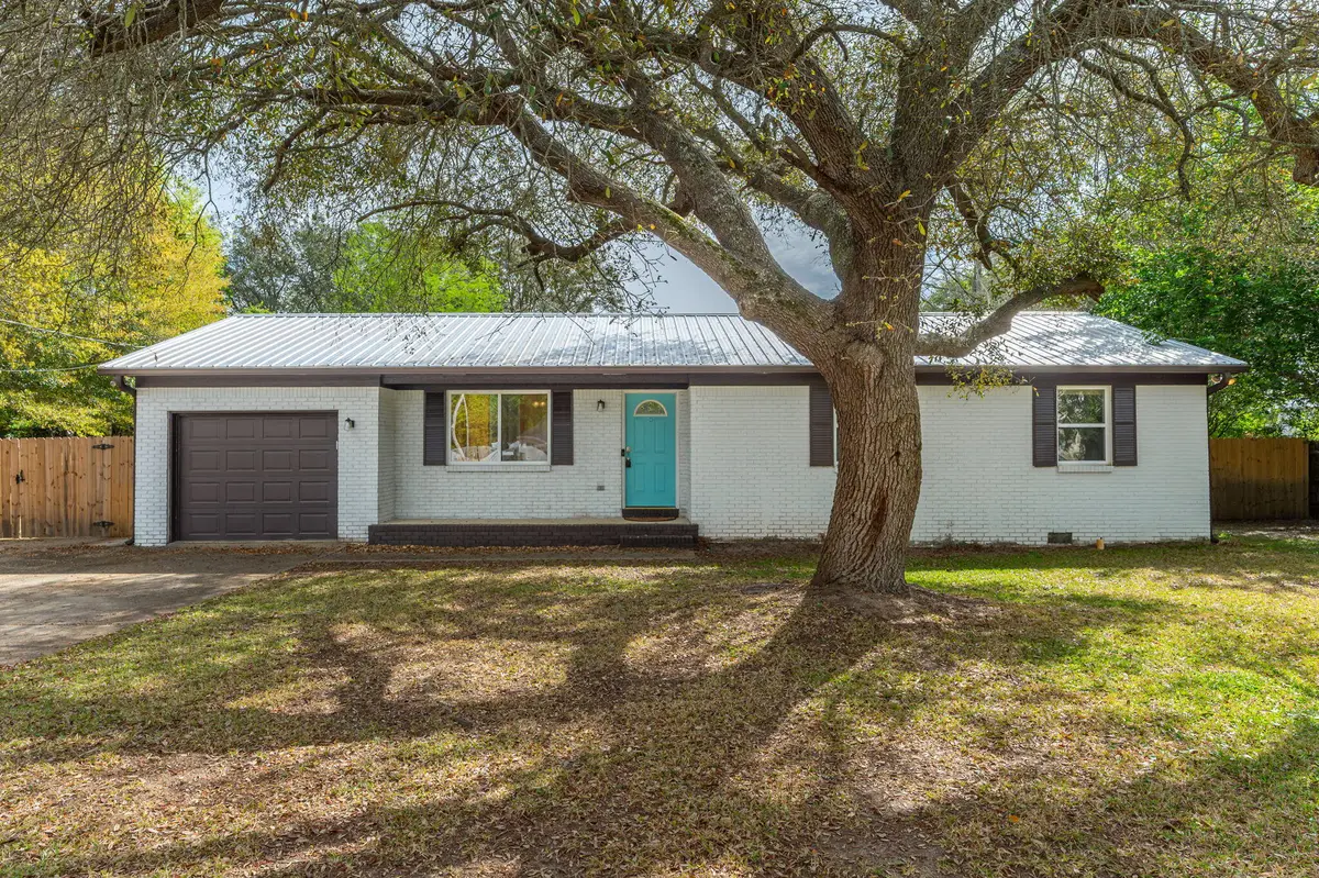 1568 Phyllis Court, Gulf Breeze, FL 32563 - #1