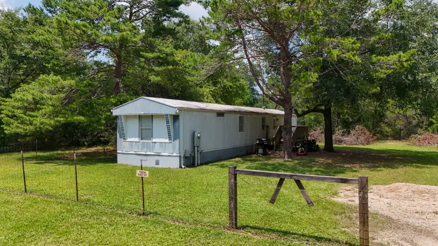 102 W Snapdragon Street, Defuniak Springs, FL 32433 - #3