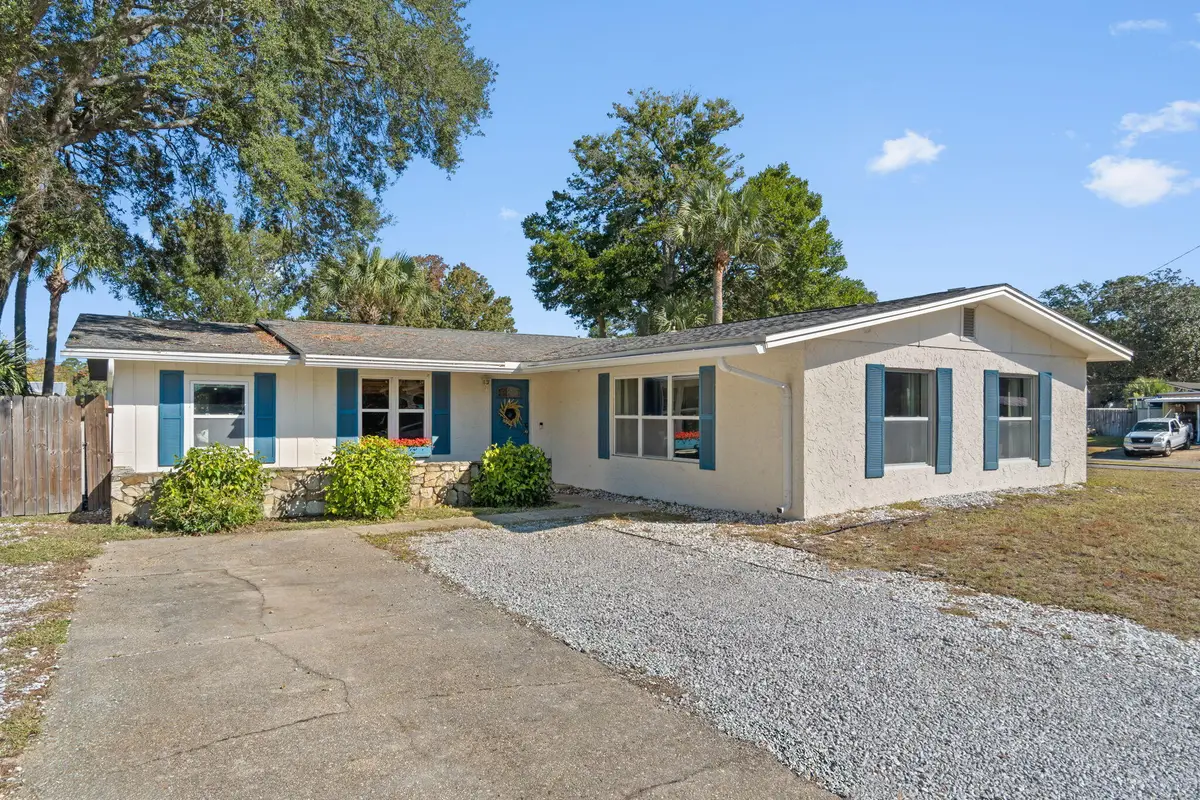 145 W Terry Circle, Mary Esther, FL 32569 - #1