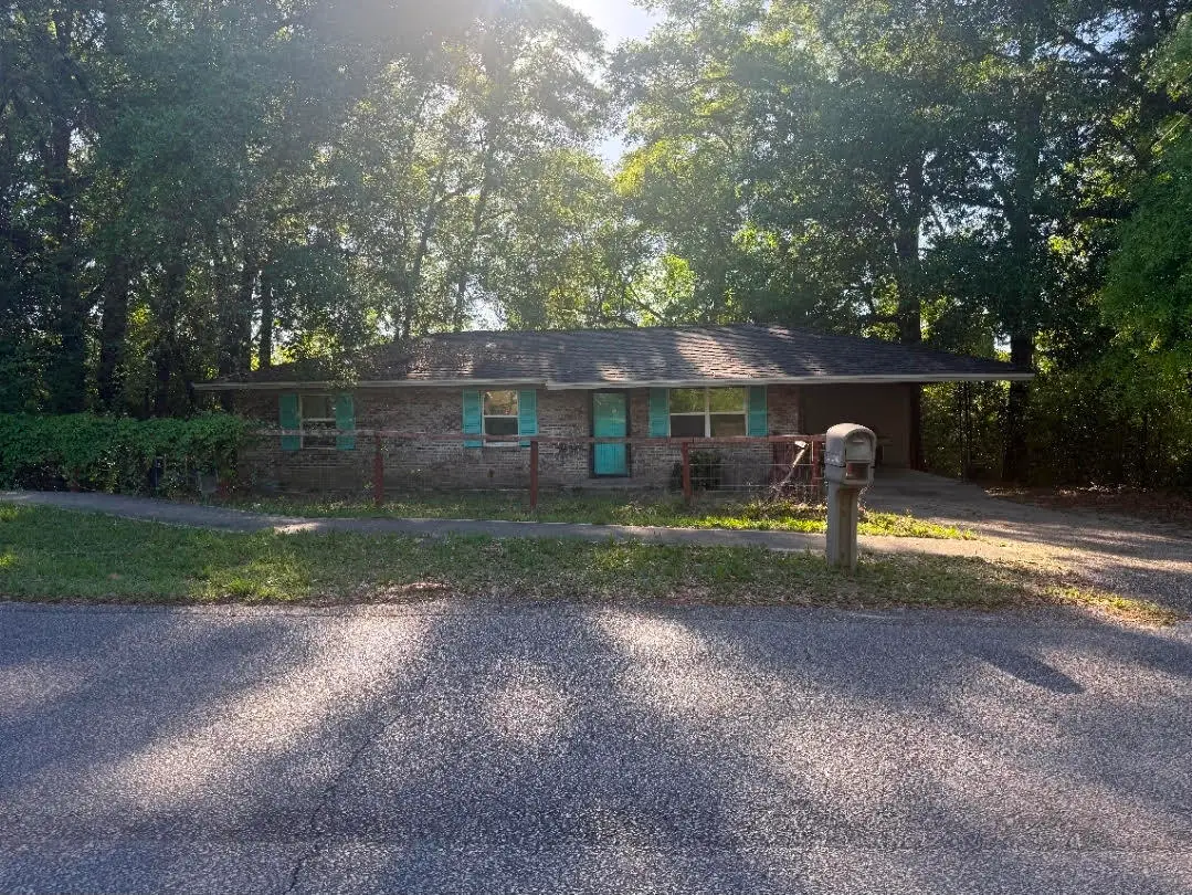 93 N 1st Street, Defuniak Springs, FL 32433 - #1
