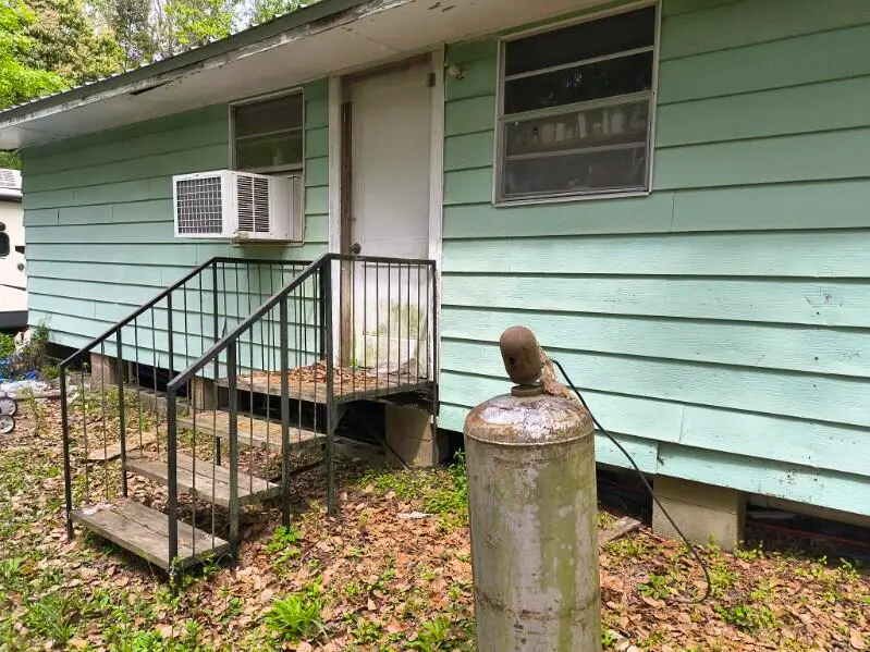 395 E Brock Avenue, Bonifay, FL 32425 - #2