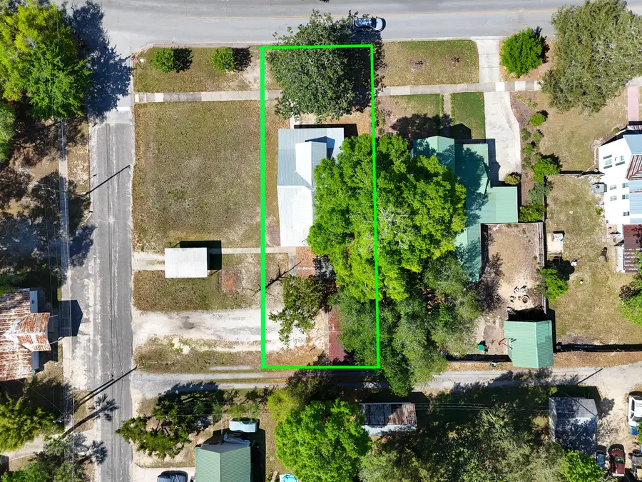 82 E Live Oak Avenue, Defuniak Springs, FL 32435 - #3