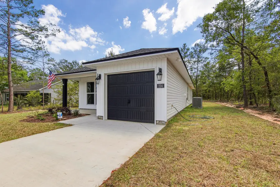 224 E Iris Lane, Defuniak Springs, FL 32433 - #3