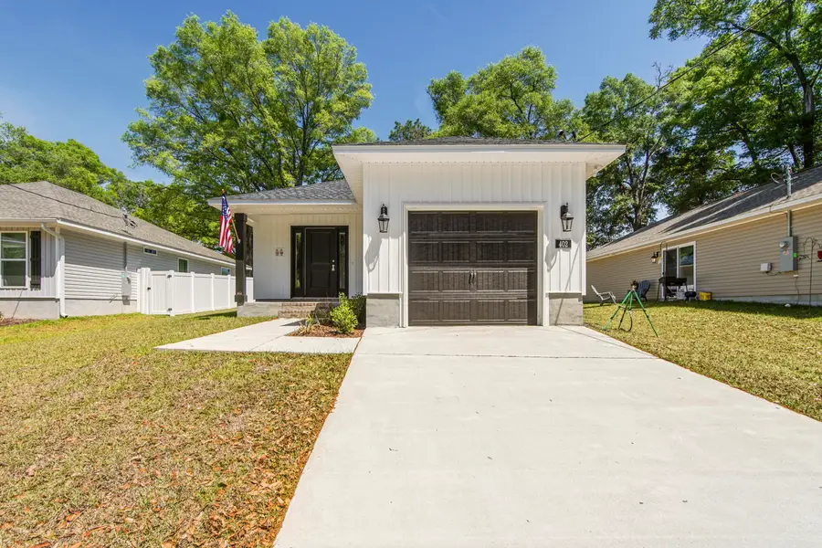 402 N 11th Street, Defuniak Springs, FL 32433 - #2