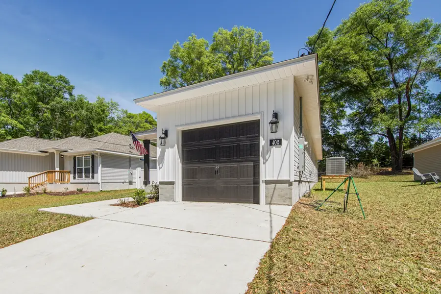 402 N 11th Street, Defuniak Springs, FL 32433 - #3