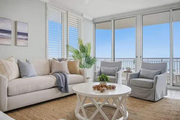 8499 Gulf Boulevard #APT 201, Navarre, FL 32566
