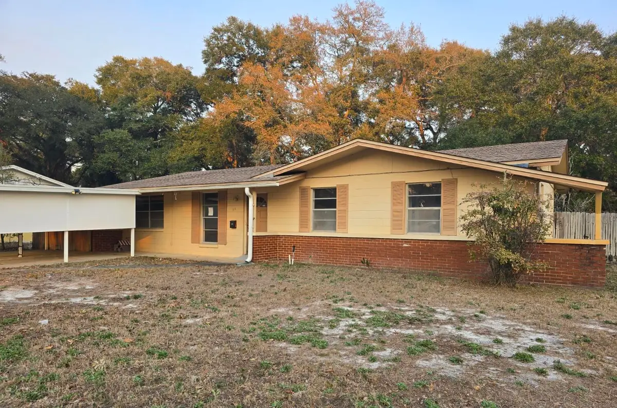 26 Caswell Circle, Mary Esther, FL 32569 - #1