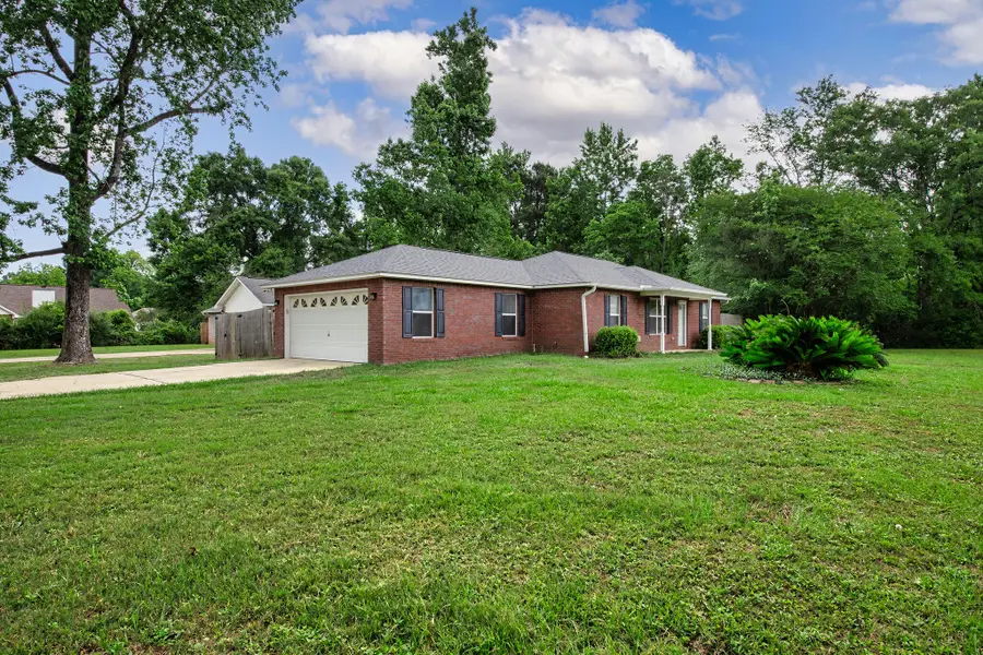 121 Dogwood Lane, Crestview, FL 32536 - #3