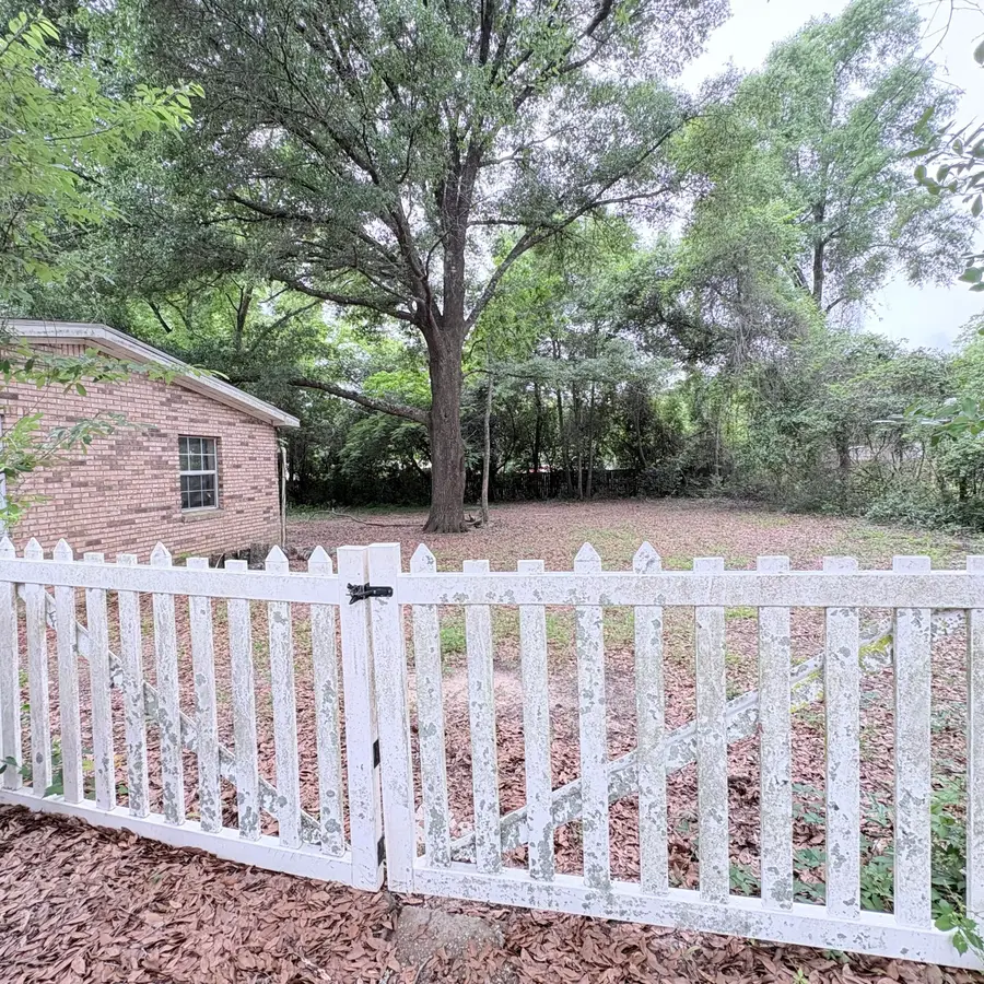 656 Mcclelland Street, Crestview, FL 32536 - #2