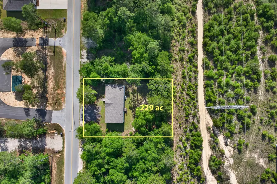 158 W Violet Lane, Defuniak Springs, FL 32433 - #2