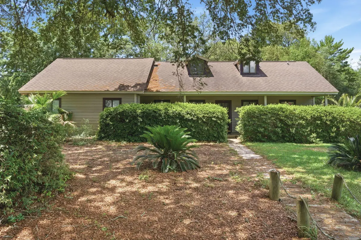 2725 Sherwood Drive, Navarre, FL 32566 - #1