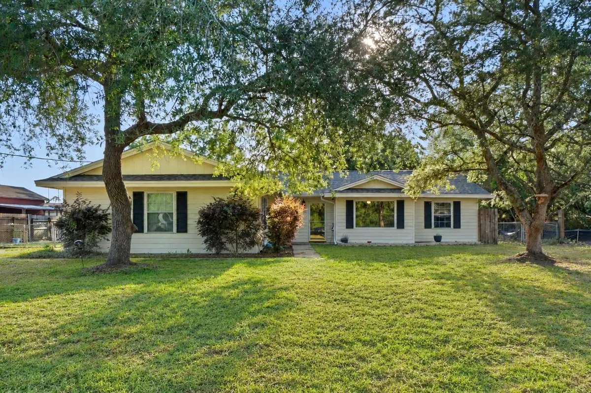 2019 Casa De Oro Street, Navarre, FL 32566 - #1