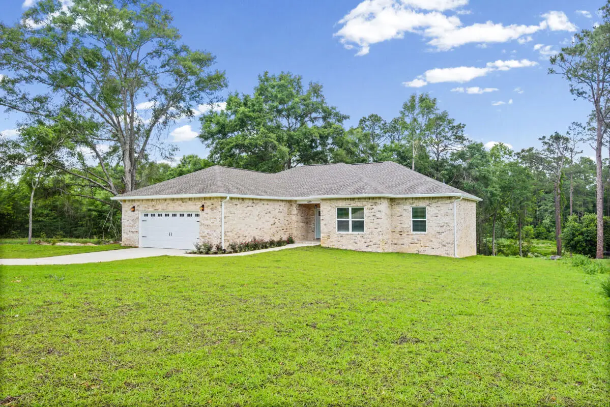 699 Pinewood Drive, Defuniak Springs, FL 32433 - #1