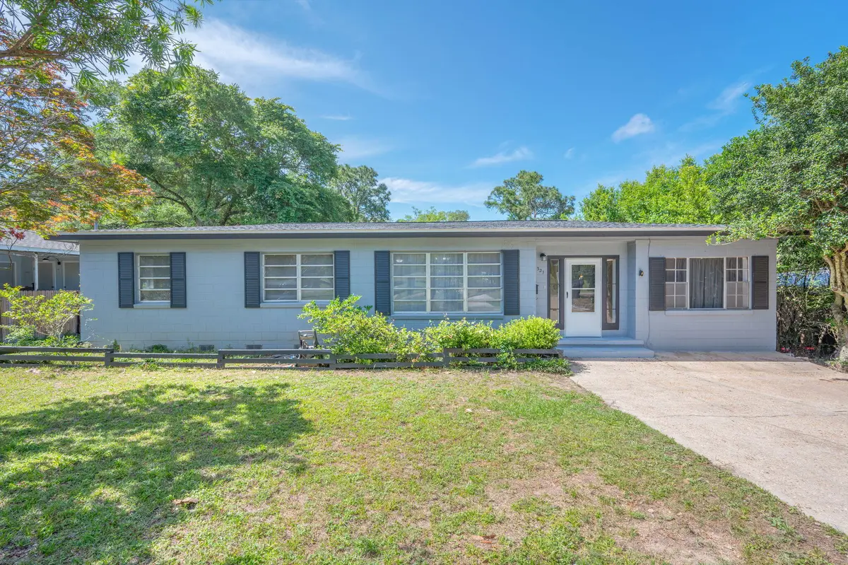 321 Washington Avenue, Valparaiso, FL 32580 - #1
